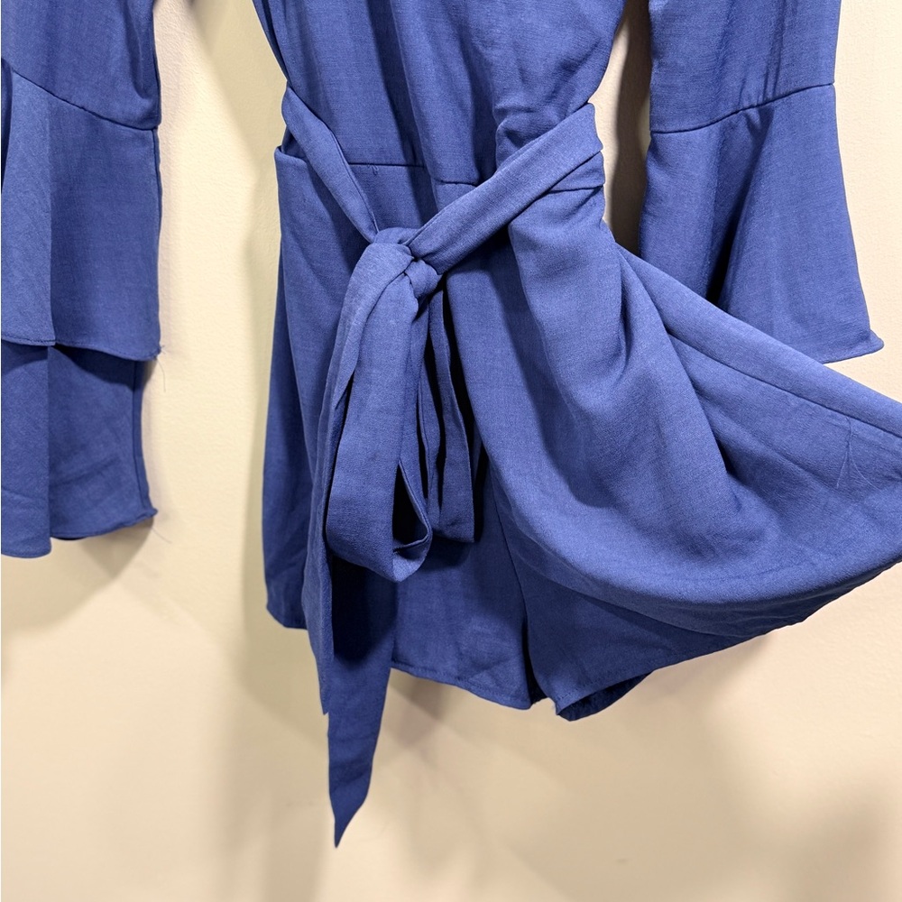 Akira Chicago Black Label Women’s Blue Romper with Flared Bell Sleeves Size M - Picture 2 of 10